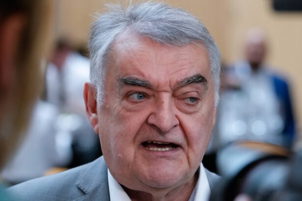 was hat reul am auge