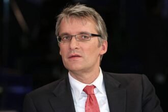 elmar theveßen prothese